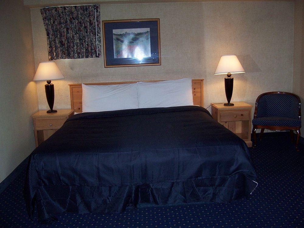 Econo Lodge Inn & Suites Central Medford Zewnętrze zdjęcie